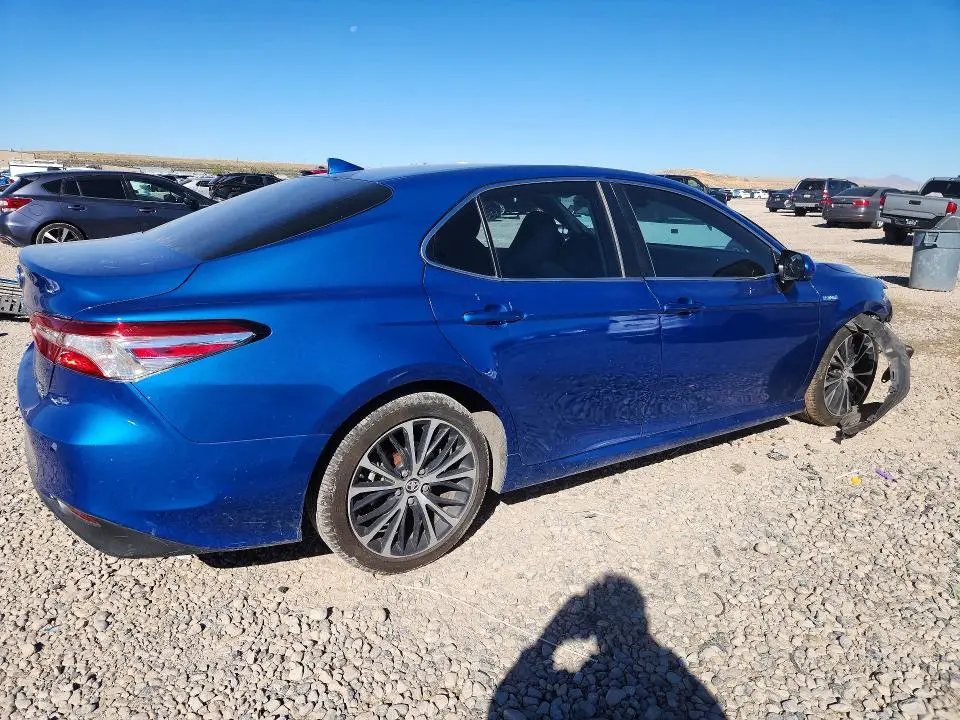 2020 TOYOTA CAMRY LE  