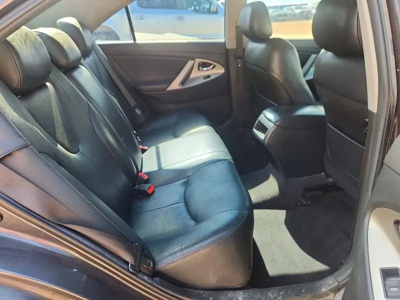 2011 TOYOTA CAMRY SE  