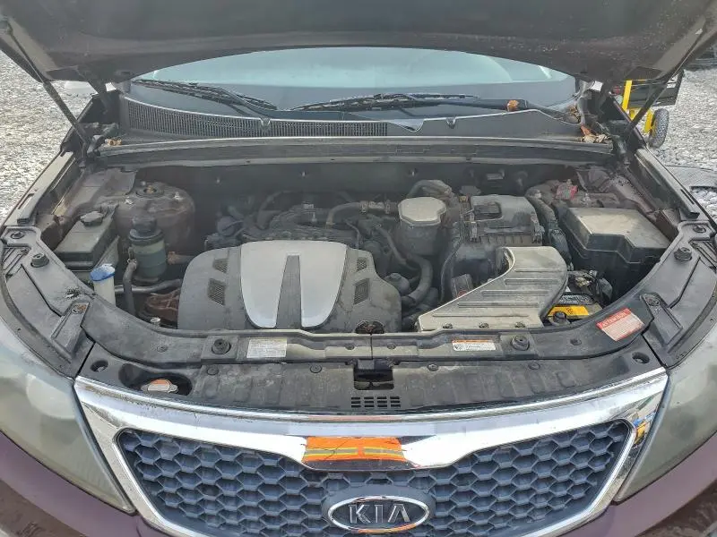 2011 KIA SORENTO BASE  