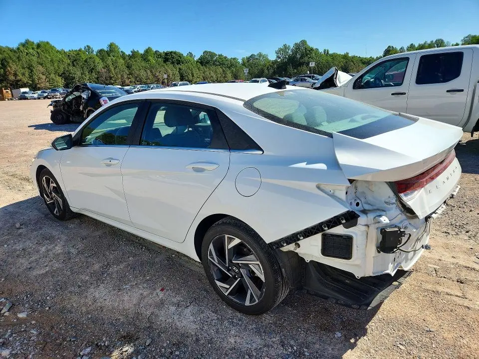 2024 HYUNDAI ELANTRA SEL  