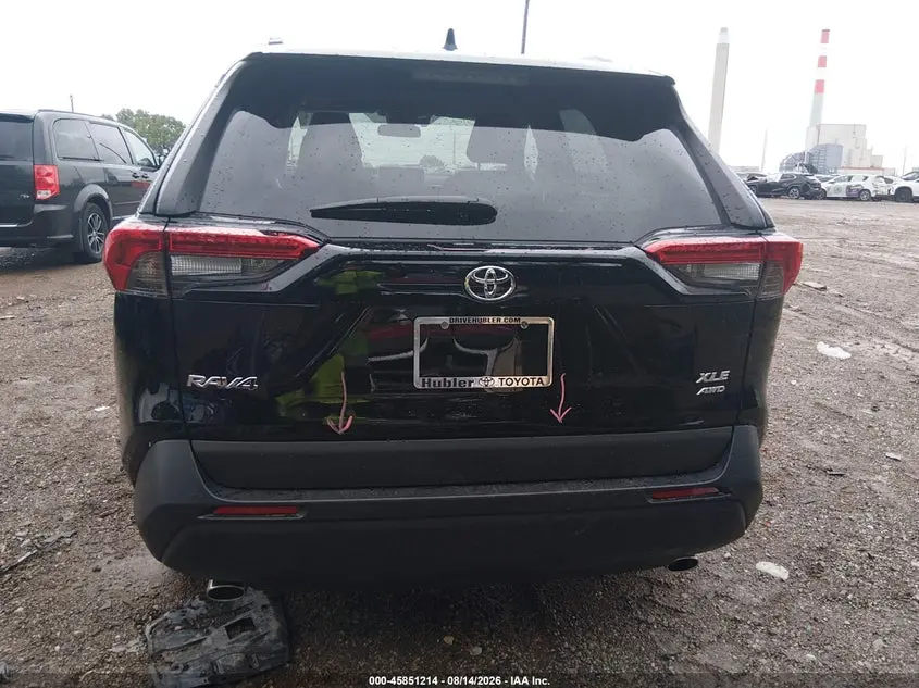 2025 TOYOTA RAV4 XLE