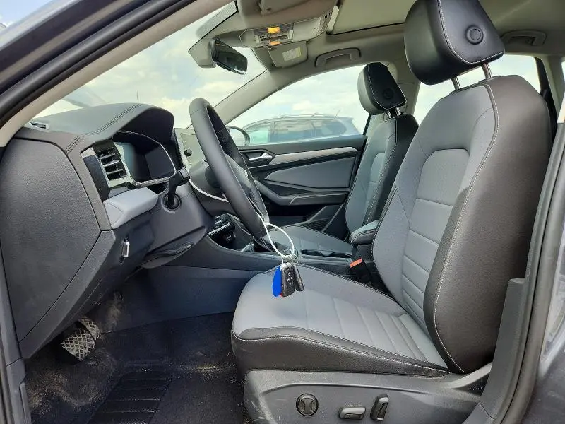 2025 VOLKSWAGEN JETTA SE  
