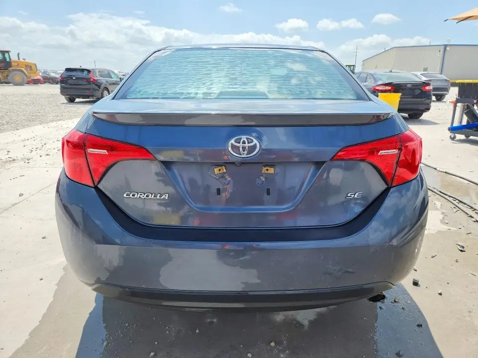 2018 TOYOTA COROLLA SE  