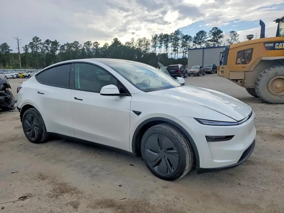 2026 TESLA MODEL Y   