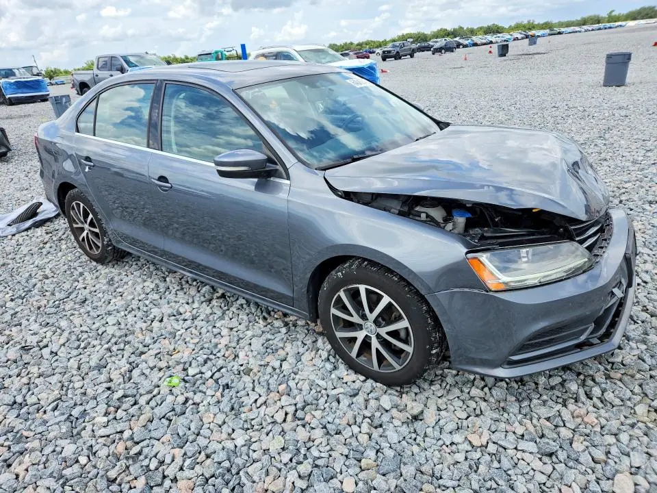 2018 VOLKSWAGEN JETTA SE  