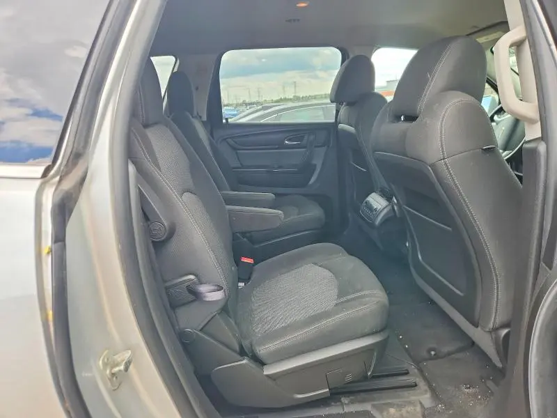 2013 CHEVROLET TRAVERSE LT  