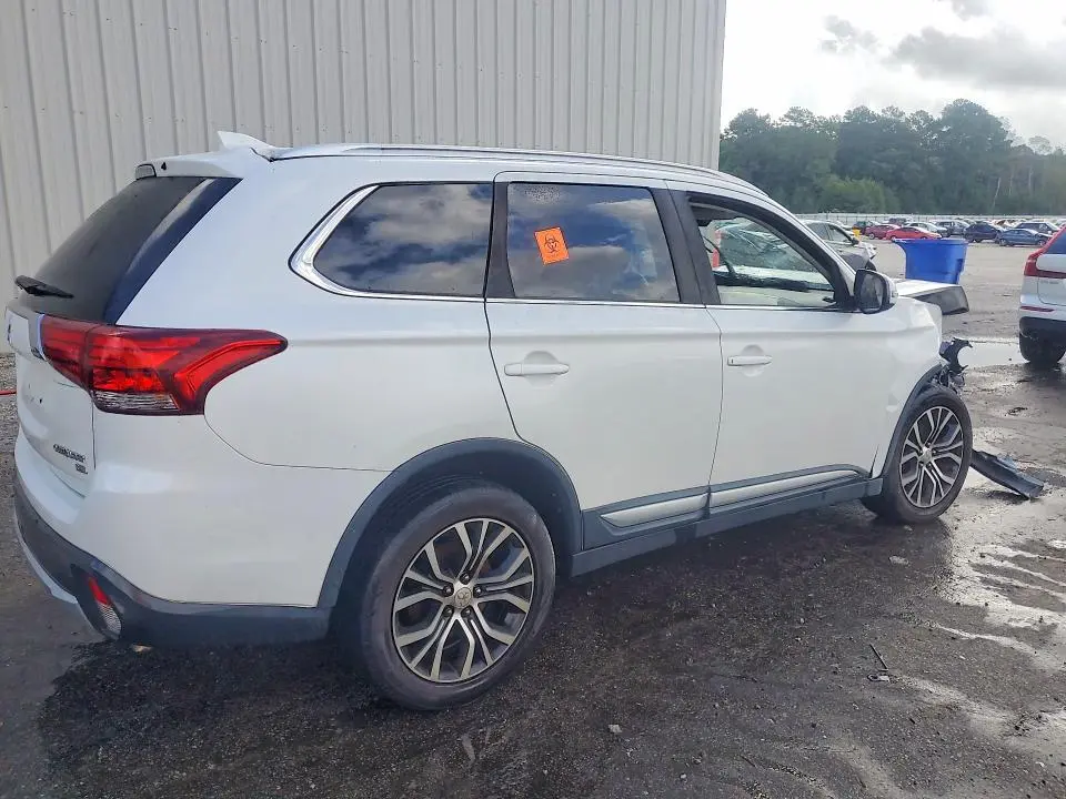 2017 MITSUBISHI OUTLANDER SE  