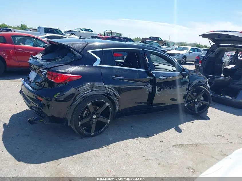 2017 INFINITI QX30 SPORT