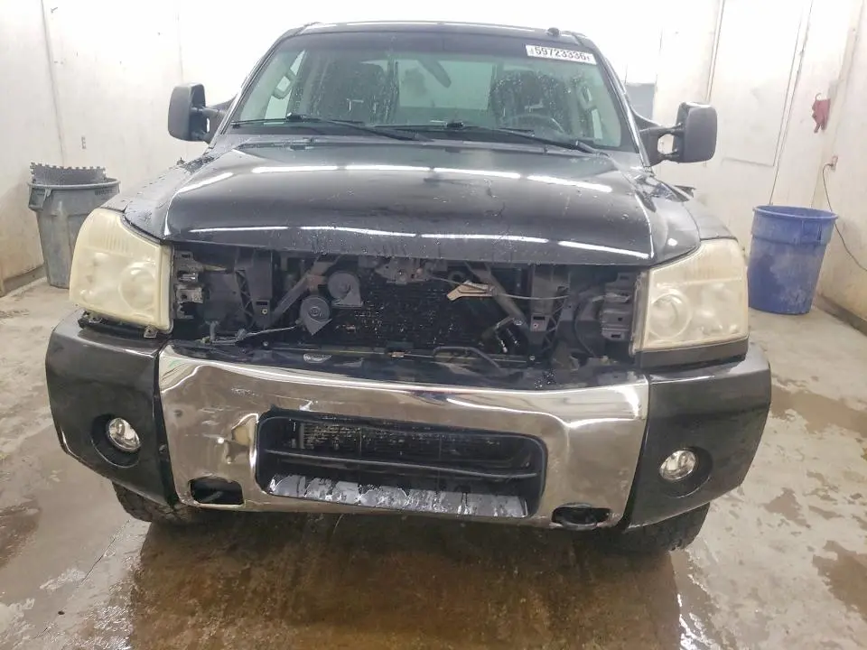 2014 NISSAN TITAN SV  
