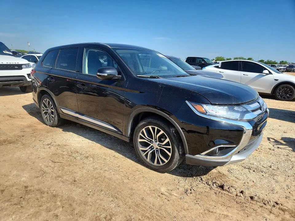 2017 MITSUBISHI OUTLANDER SE  