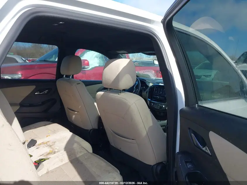2023 CHEVROLET TRAVERSE FWD LS