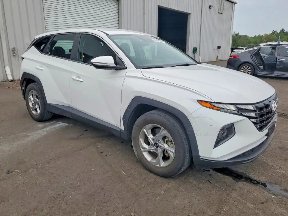 2022 HYUNDAI TUCSON SE  