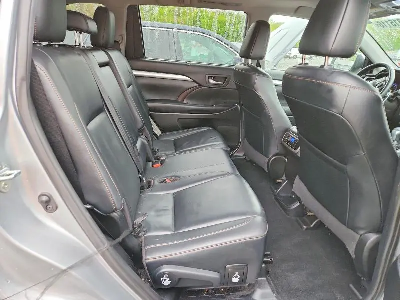 2019 TOYOTA HIGHLANDER XLE  