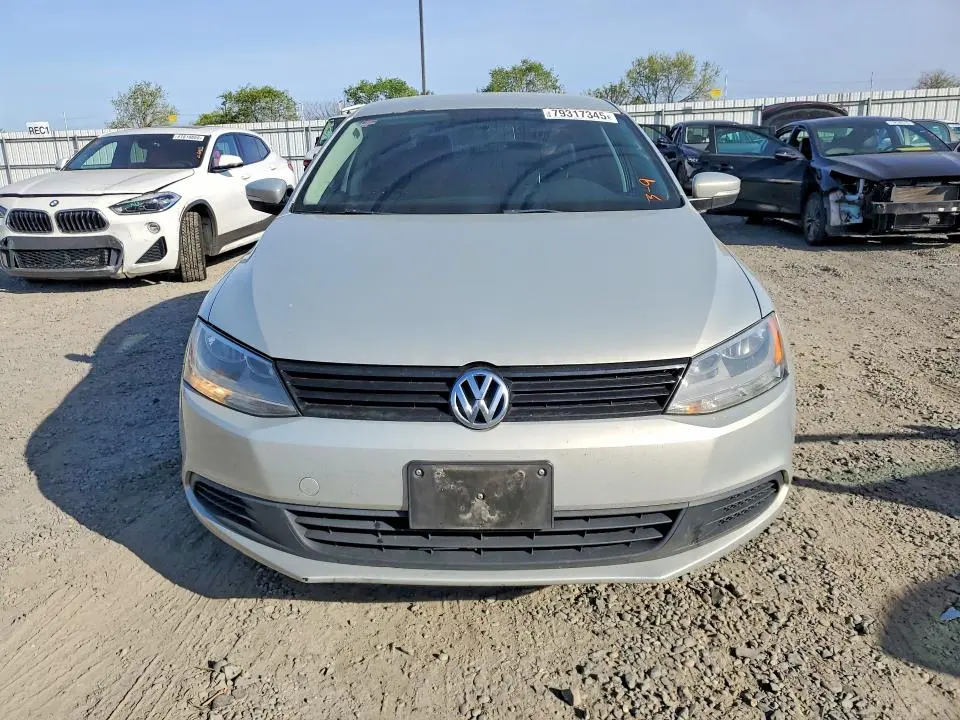 2012 VOLKSWAGEN JETTA SE  