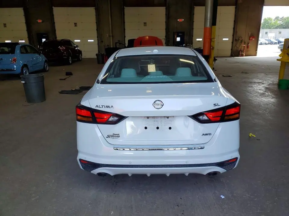 2021 NISSAN ALTIMA SL  
