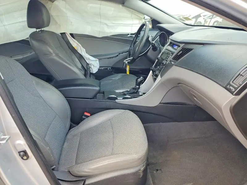 2011 HYUNDAI SONATA SE  
