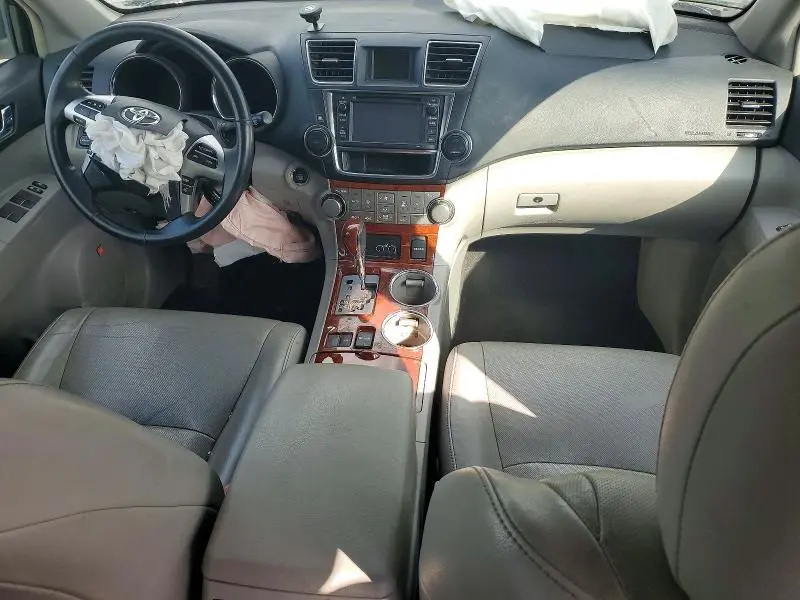 2013 TOYOTA HIGHLANDER LIMITED  