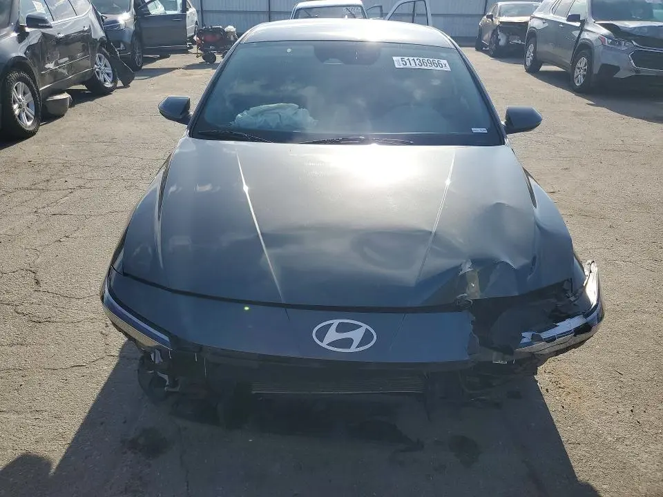 2024 HYUNDAI ELANTRA SE  