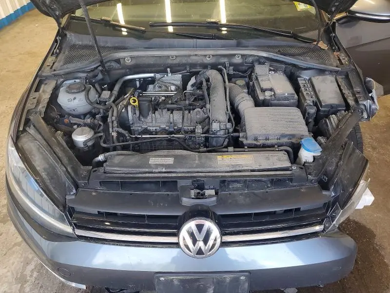 2021 VOLKSWAGEN GOLF   