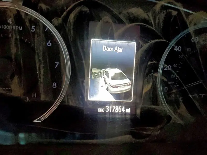 2015 TOYOTA CAMRY LE  
