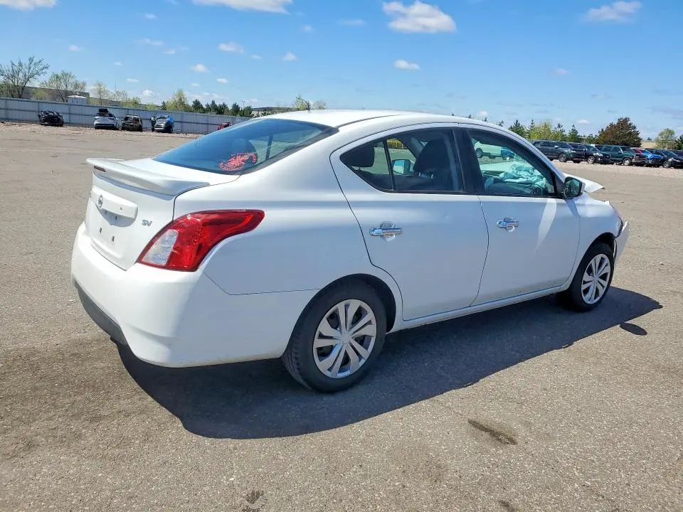 2019 NISSAN VERSA SV  