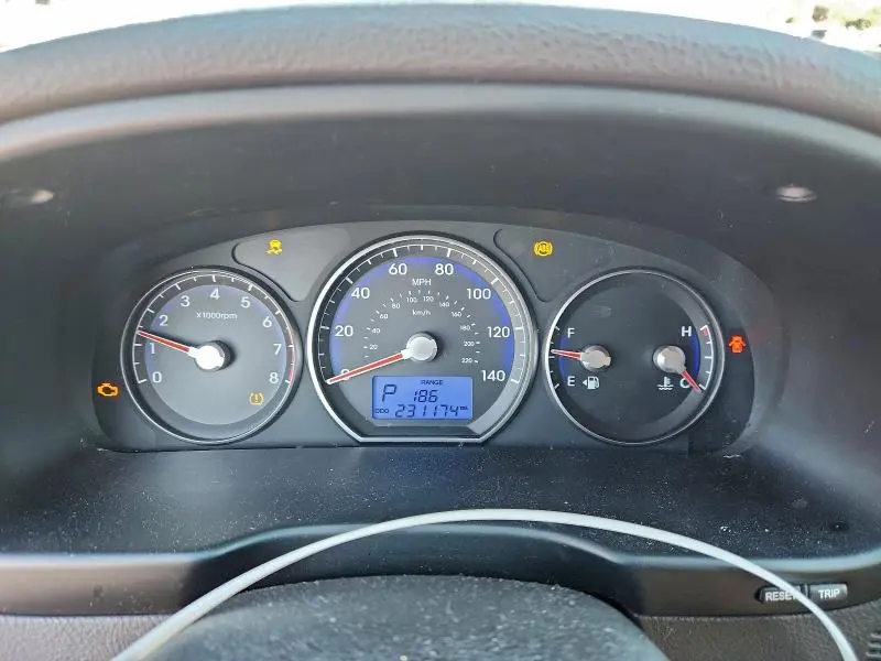 2011 HYUNDAI SANTA FE GLS  