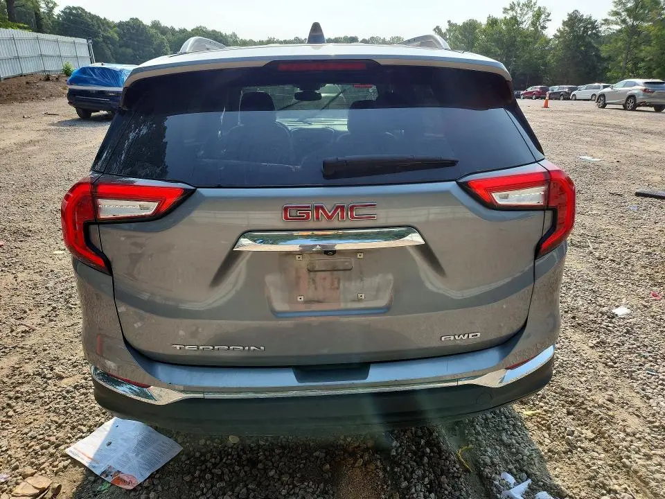 2024 GMC TERRAIN SLT  