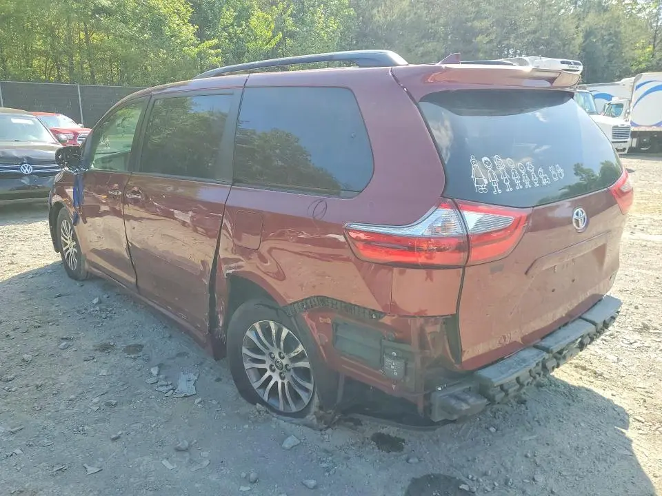 2020 TOYOTA SIENNA XLE 8-PASSENGER  