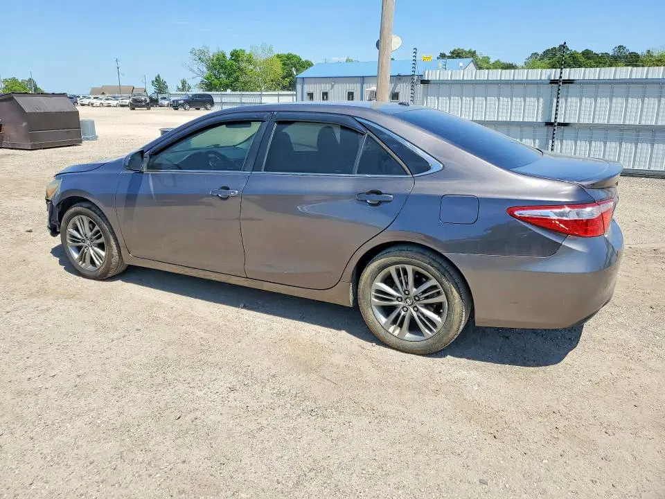 2016 TOYOTA CAMRY SE  