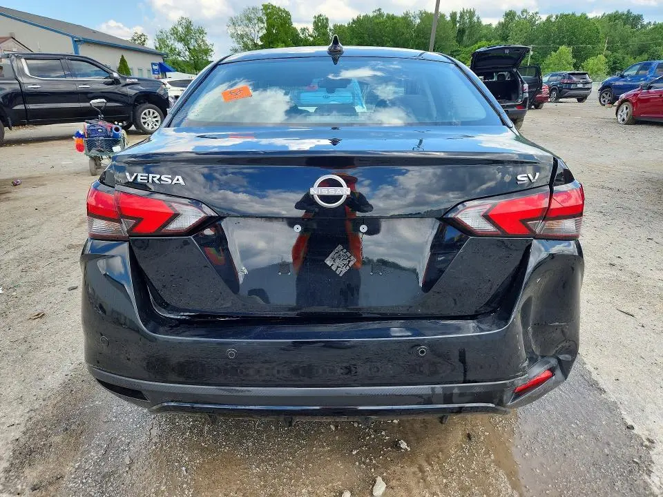 2023 NISSAN VERSA SV  