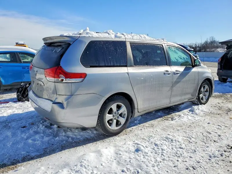 2012 TOYOTA SIENNA LE  