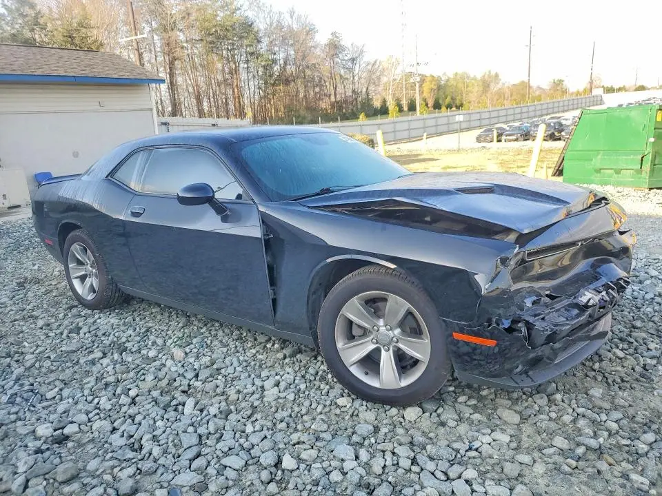 2020 DODGE CHALLENGER SXT  