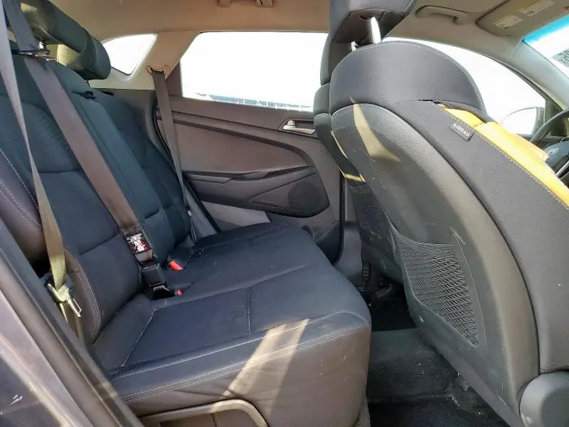 2021 HYUNDAI TUCSON SE  