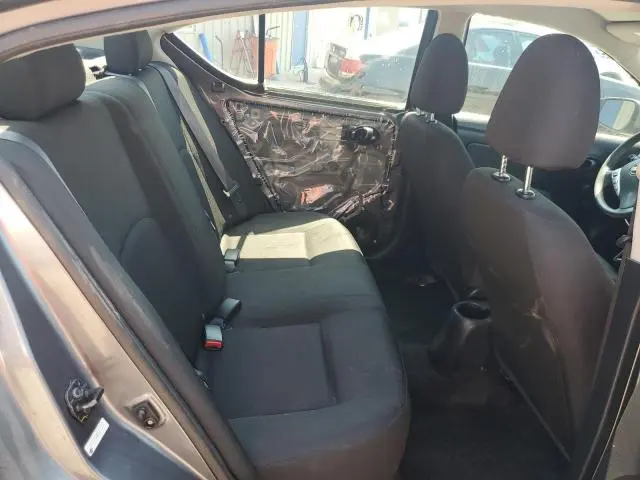 2019 NISSAN VERSA S  
