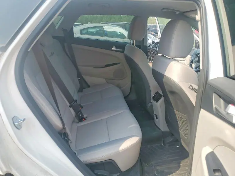2020 HYUNDAI TUCSON SEL  