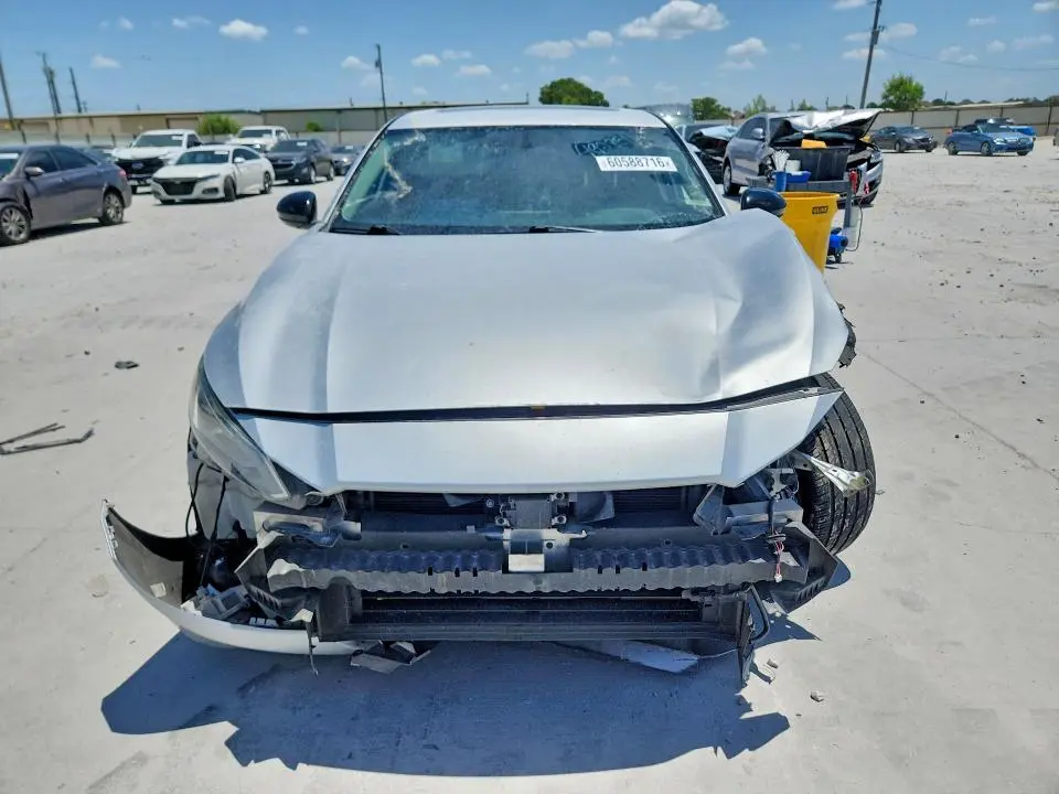 2019 NISSAN ALTIMA SR  
