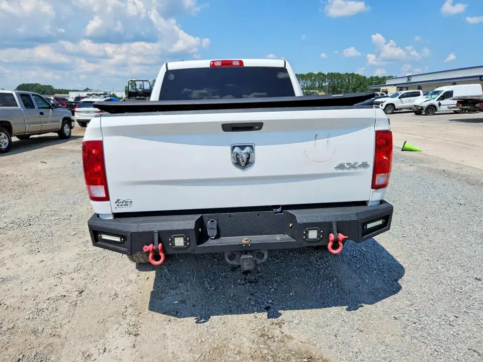 2016 RAM 1500 ST  