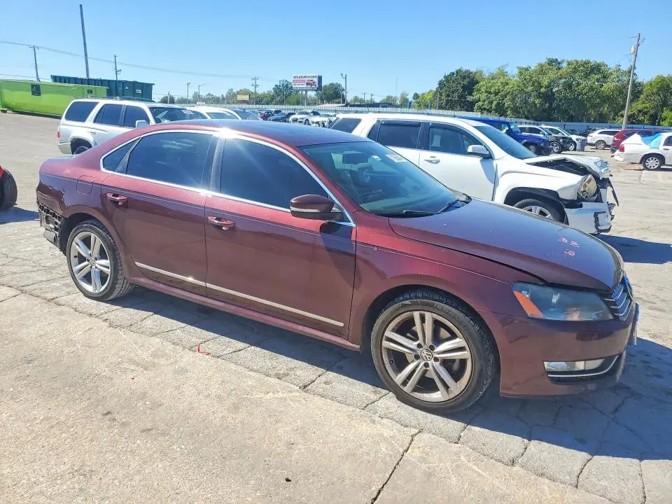 2013 VOLKSWAGEN PASSAT SE  
