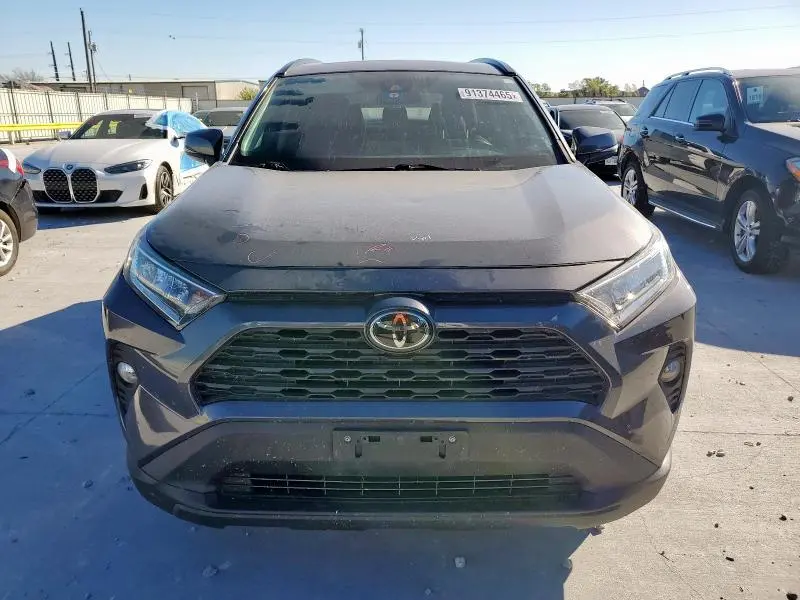 2020 TOYOTA RAV4 XLE  