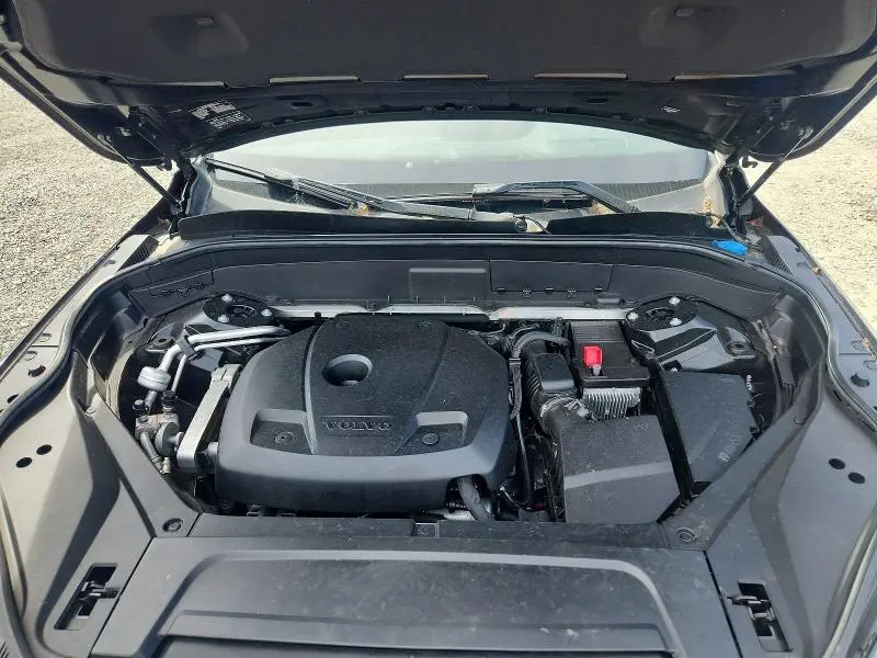 2016 VOLVO XC90 T6  