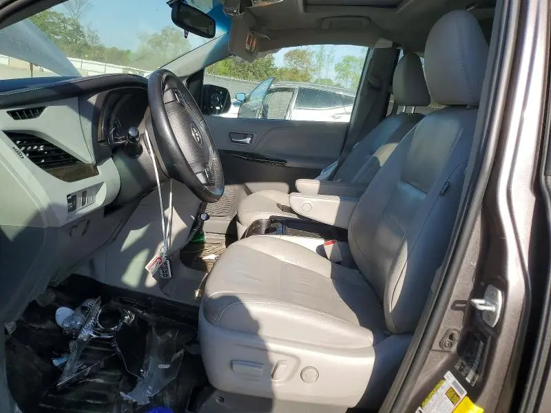 2015 TOYOTA SIENNA XLE 8-PASSENGER  