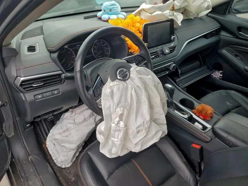 2021 NISSAN ALTIMA SR  