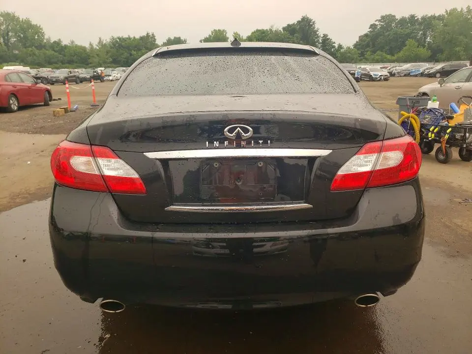 2011 INFINITI M37 X  