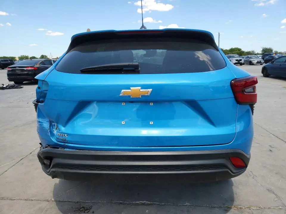 2025 CHEVROLET TRAX LS  