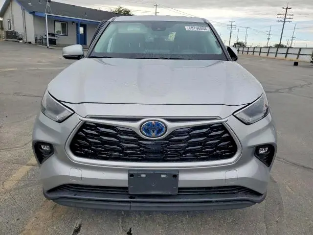 2022 TOYOTA HIGHLANDER HYBRID LE  