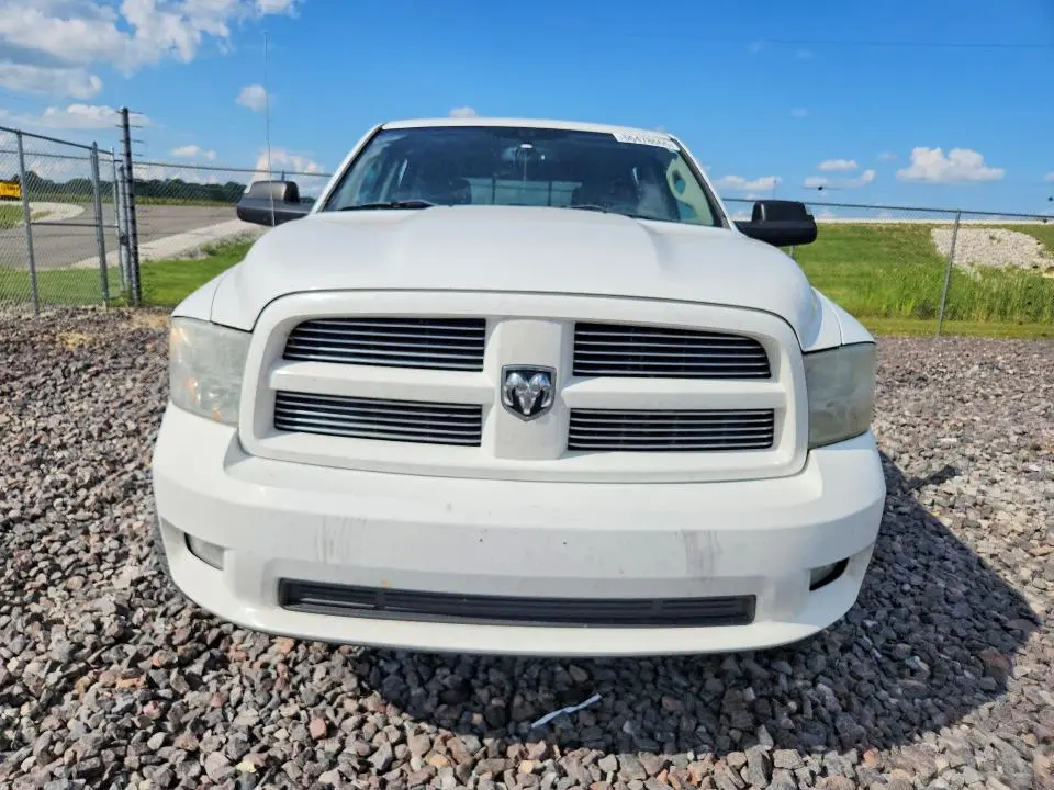 2015 DODGE RAM 1500 SPORT  