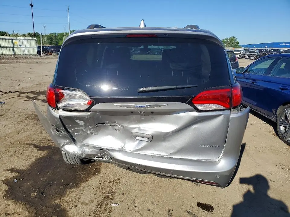 2018 CHRYSLER PACIFICA LIMITED  