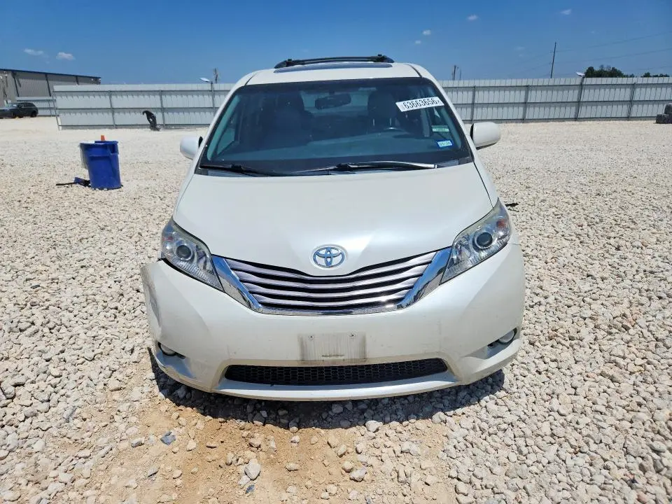 2016 TOYOTA SIENNA XLE 8-PASSENGER  