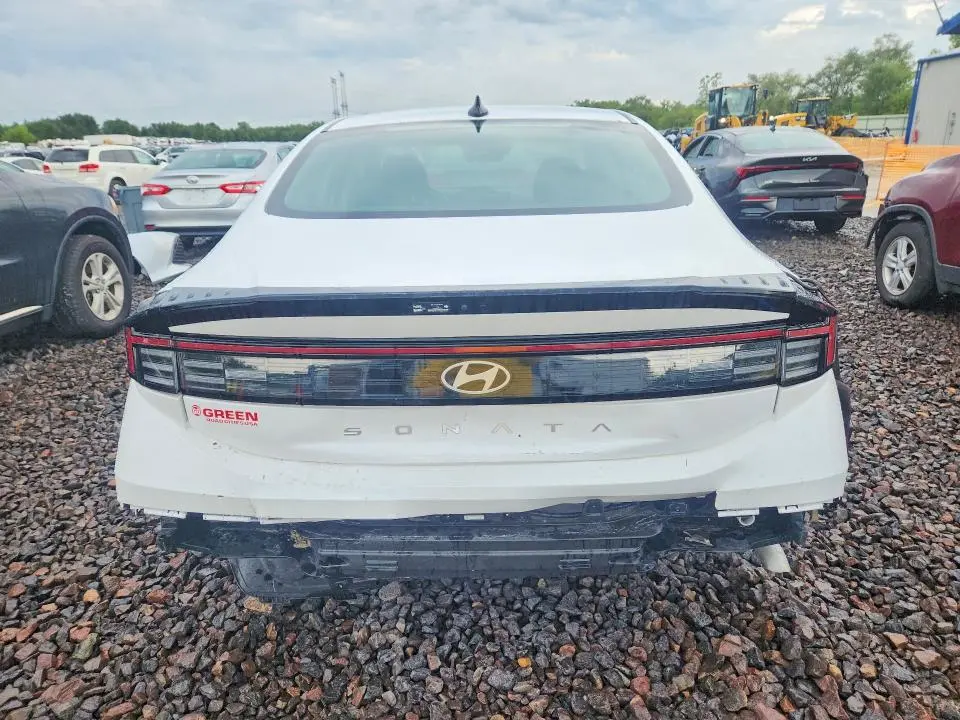 2026 HYUNDAI SONATA SE  