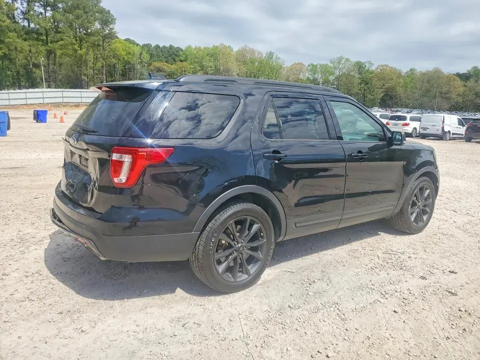 2017 FORD EXPLORER XLT  